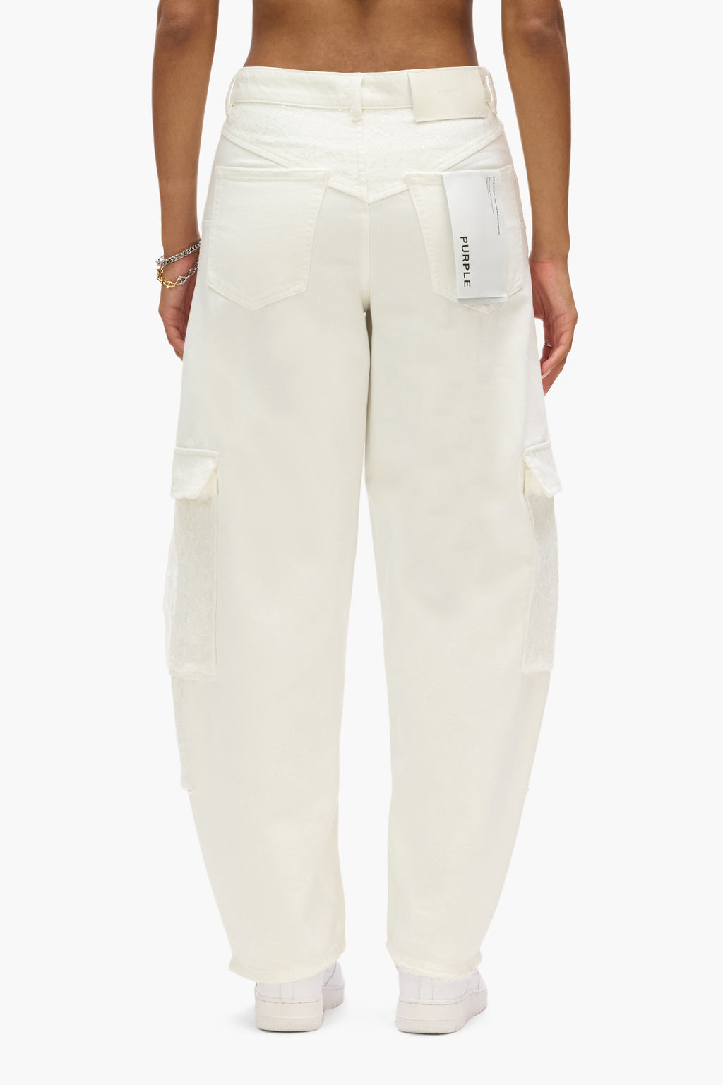 Barrel Lace Carpenter