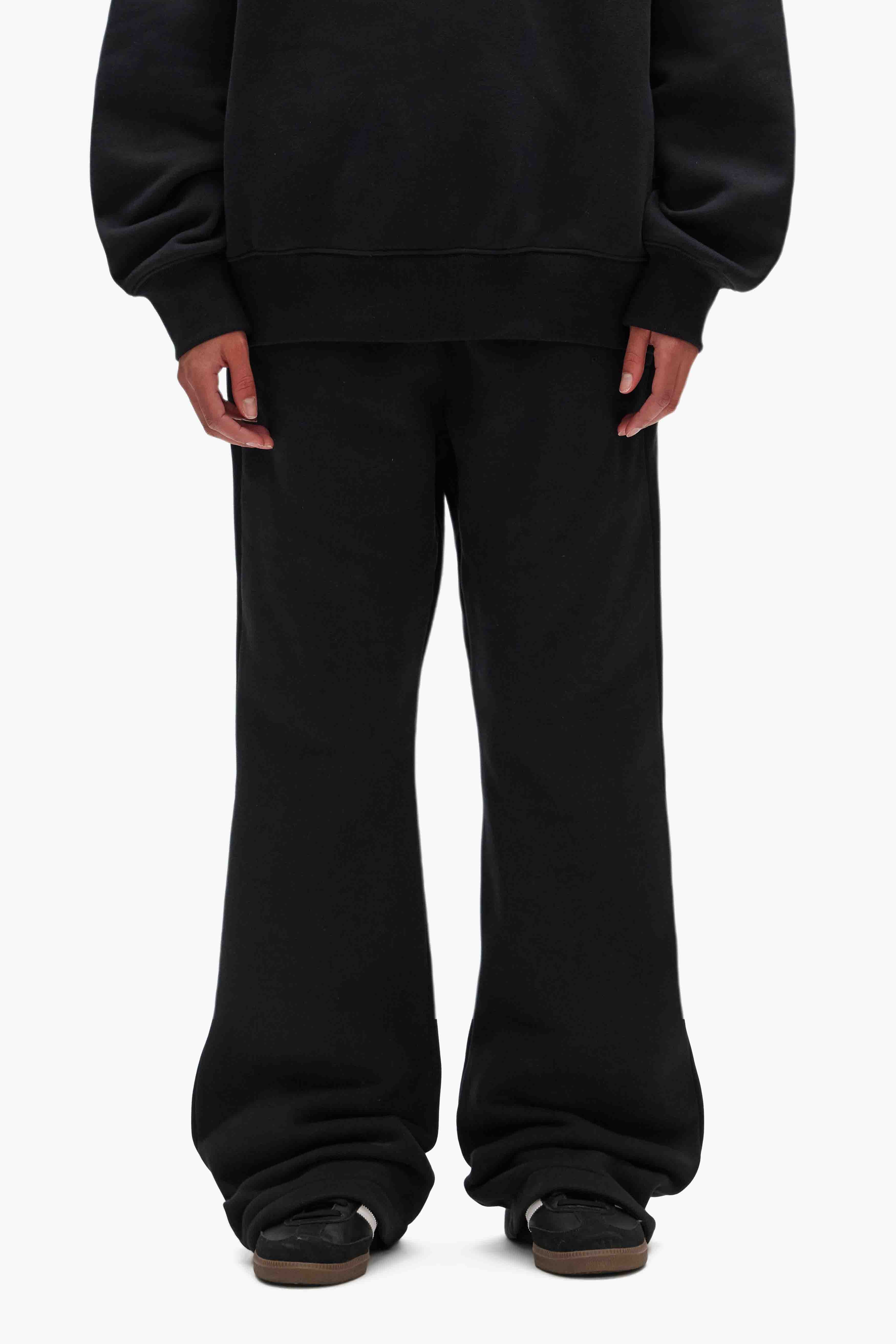 Basic Flared Sweatpant
